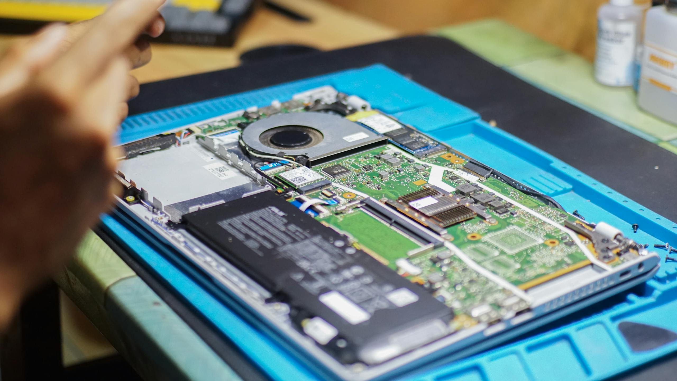 Storage access and recovery troubleshooting on a laptop